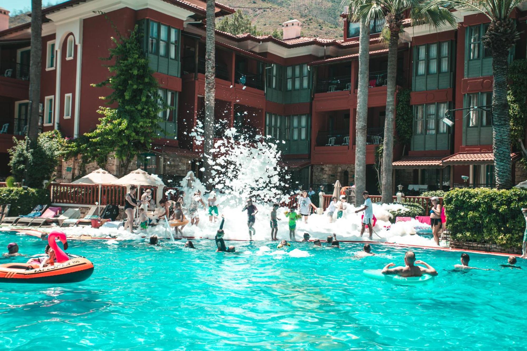 大水族馆公寓式酒店 马尔马里斯 外观 照片